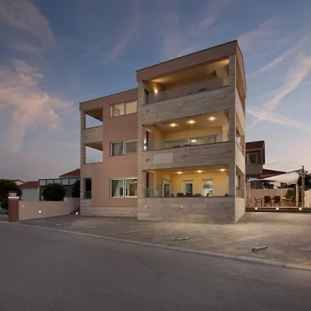 In With Sea View, Terrace, Air Conditioning, Wi-fi