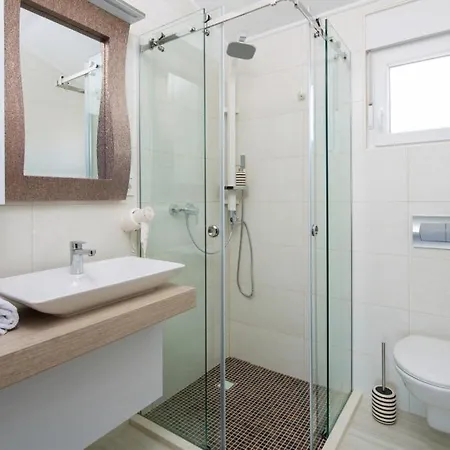 In With Sea View, Terrace, Air Conditioning, Wi-fi *
